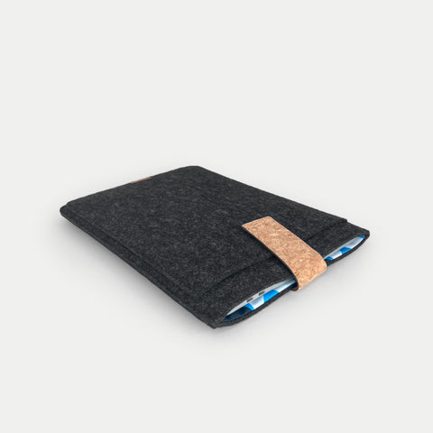 Housse pour MacBook Air M2 13,6" | avec fermeture magnétique et compartiment supplémentaire | anthracite - Formes | Modèle "HAKA"