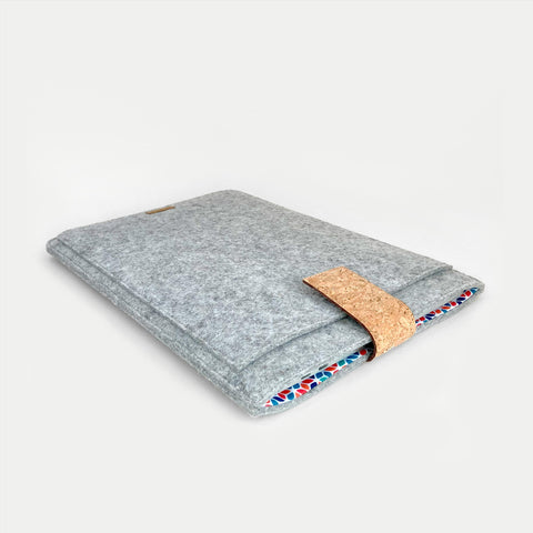 Coque pour MacBook Air M3 15.3 | avec fermeture magnétique et compartiment supplémentaire | gris clair - Coloré | Modèle "HAKA"