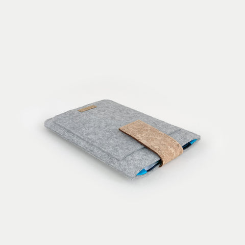 Étui liseuse sur mesure | avec fermeture magnétique et compartiment supplémentaire | gris clair - formes | Modèle "HAKA"