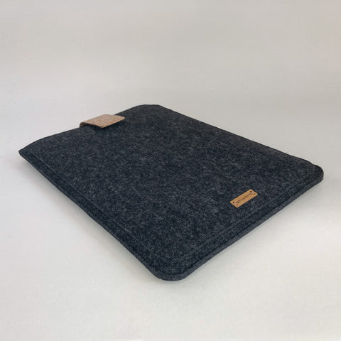Coque pour Acer Nitro 16 | avec fermeture magnétique et compartiment supplémentaire | anthracite - pistes | Modèle "HAKA"