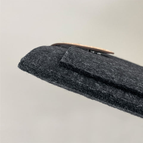 Coque pour MacBook Air M3 15.3 | avec fermeture magnétique et compartiment supplémentaire | anthracite - Coloré | Modèle "HAKA"