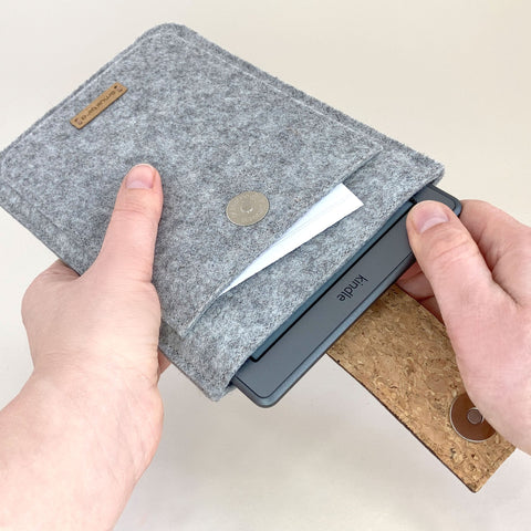 Housse pour Boox Ultra C Pro | avec fermeture magnétique et compartiment supplémentaire | gris clair - Bloom | Modèle "HAKA"