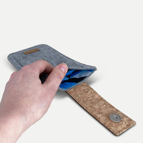 Étui pour téléphone portable pour Samsung Galaxy M33 | avec fermeture magnétique et compartiment supplémentaire | gris clair - Shapes | modèle HAKA