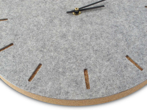 Horloge murale en feutre et liège 30 cm | gris clair - noir | Conception : Copenhague
