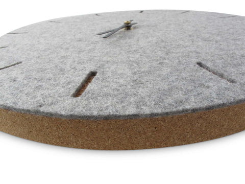 Horloge murale en feutre et liège 30 cm | gris clair - noir | Conception : Copenhague