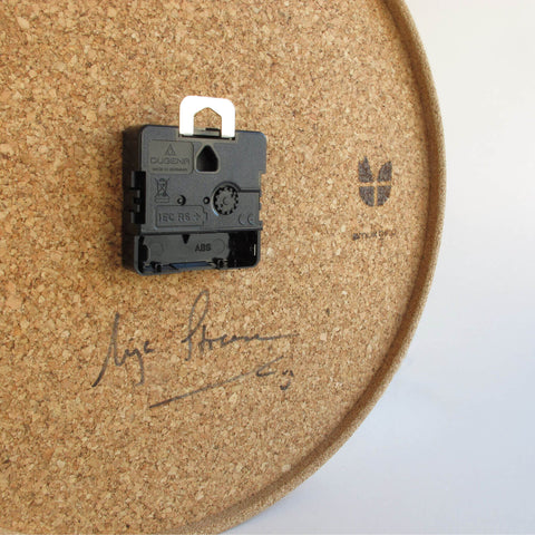 Horloge murale en feutre et liège 30 cm | Design "Cœur" d'Anja Streese