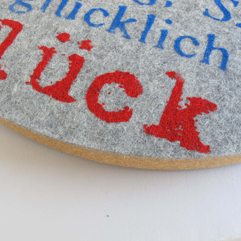 Horloge en feutre et liège 30 cm | Design "Glück" par Anja Streese