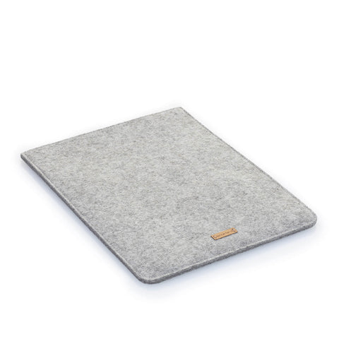 Coque pour MacBook Pro 16 | en feutre et coton biologique | gris clair - rayures | Modèle "LAISSER"