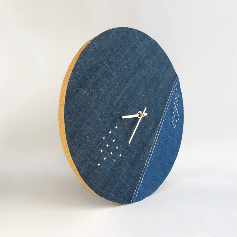 Horloge murale Wabi Sabi Denim ronde 30 cm | Jean - gold | Conception : Yokohama