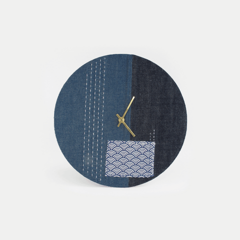 Horloge murale Wabi Sabi Denim ronde 30 cm | Jean - gold | Conception : Nagoya