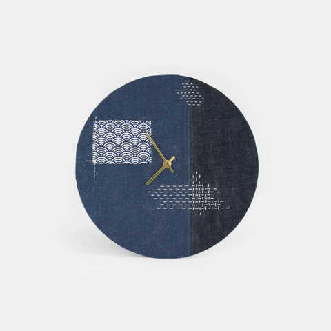 Horloge Wabi Sabi Denim ronde 30 cm | Jean - gold | Conception : Fukuoka