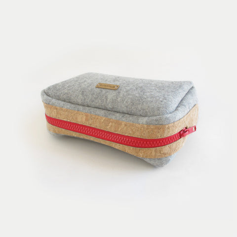 Sac d'accessoires pour câbles, etc. | en feutre et liège | gris clair-rouge
