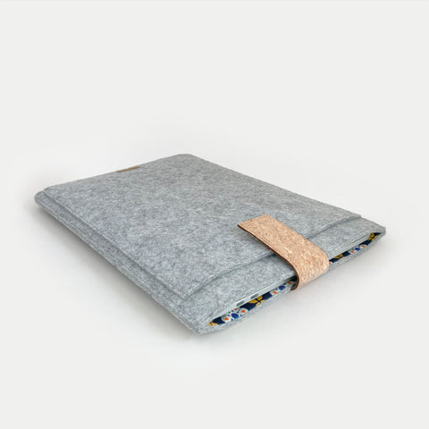 Étui pour Fujitsu LifeBook | avec fermeture magnétique et compartiment supplémentaire  | gris clair - Bloom | Modèle "HAKA"