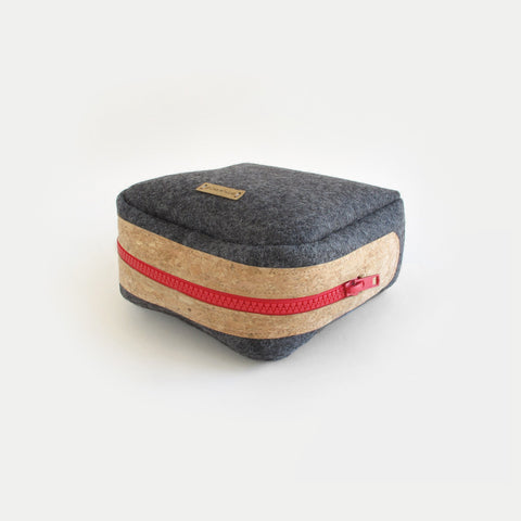 Sac d'accessoires pour câbles, etc. | en feutre et liège | rouge anthracite