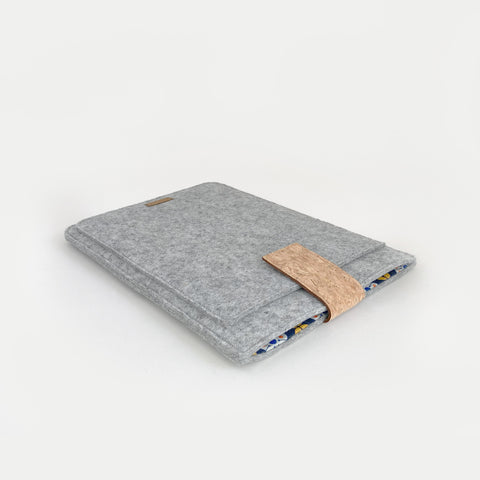 Étui pour tablette sur mesure | avec fermeture magnétique et compartiment supplémentaire | gris clair - Bloom | Modèle "HAKA"