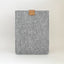 Housse pour ordinateur portable personnalisée | avec fermeture magnétique et compartiment supplémentaire | gris clair - Coloré | Modèle "HAKA"