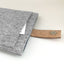 Coque pour MacBook Air 13 | avec fermeture magnétique et compartiment supplémentaire  | gris clair - Bloom | Modèle "HAKA"