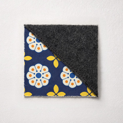 Coque de téléphone sur mesure | en feutre et coton biologique | anthracite - Floraison | Modèle "LAISSER"