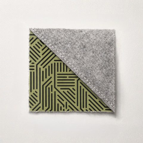 Coque de téléphone sur mesure | en feutre et coton biologique | gris clair - rayures | Modèle "LAISSER"