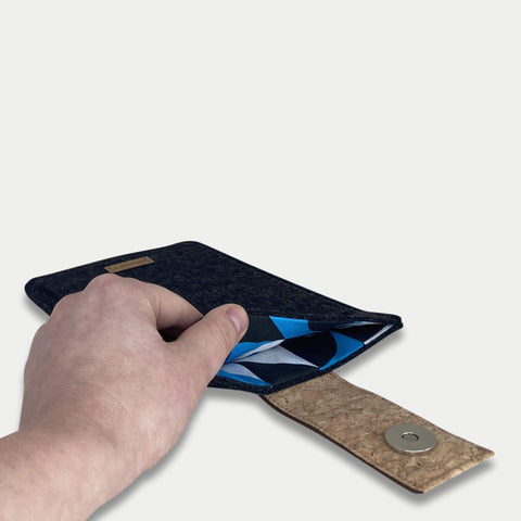 Housse pour PocketBook Verse Pro Color | avec fermeture magnétique et compartiment supplémentaire | anthracite - Shapes | Modèle "HAKA"