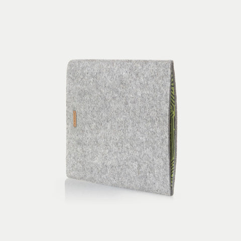 Coque pour MacBook Air M2 15 | en feutre et coton biologique | gris clair - rayures | Modèle "LAISSER"