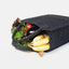 Shopper aus Wollfilz und Kork in Anthrazit Schwarz, offene Einkaufstasche mit Bananen, Aubergine und Gemüse