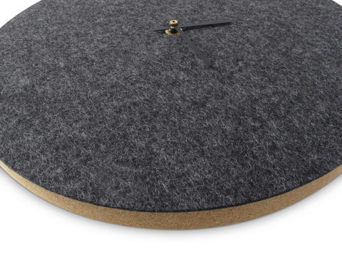 Horloge murale en feutre et liège 30 cm | anthracite - noir | Conception : Aalborg