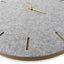Horloge murale en feutre et liège 30 cm | gris clair - or | Conception : Copenhague