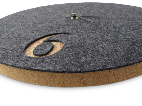 Horloge murale en feutre et liège 30 cm | anthracite - noir | Conception : Aarhus
