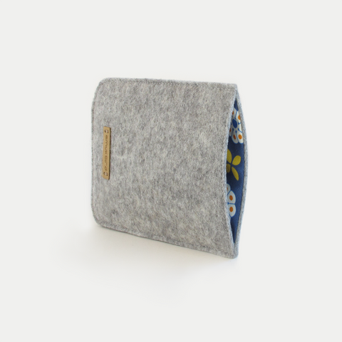 Étui de téléphone portable pour Xiaomi 13T | en feutre et coton biologique | gris clair - floraison | Modèle "LAISSER"