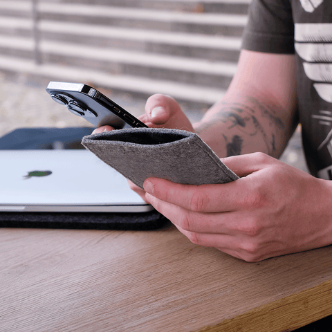 Coque de téléphone portable pour iPhone XS Max | en feutre et coton biologique | gris clair - floraison | Modèle "LAISSER"