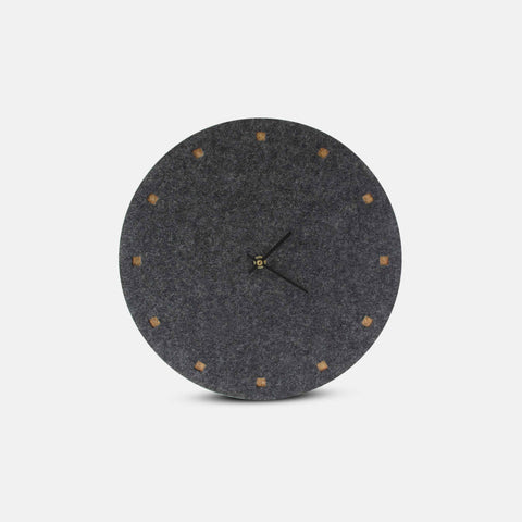 Horloge murale en feutre et liège 30 cm | anthracite - noir | Conception : Esbjerg