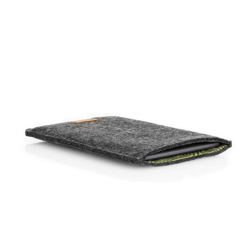 Housse pour Kindle Paperwhite 6,8 pouces | en feutre et coton biologique | anthracite - rayures | Modèle "LAISSER"