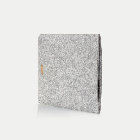 Coque pour MacBook Pro 13 | en feutre et coton biologique | gris clair - pistes | Modèle "LAISSER"