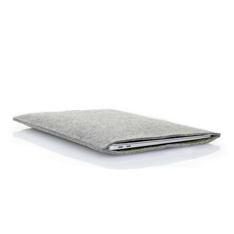 Coque pour MacBook Pro 13 | en feutre et coton biologique | gris clair - rayures | Modèle "LAISSER"
