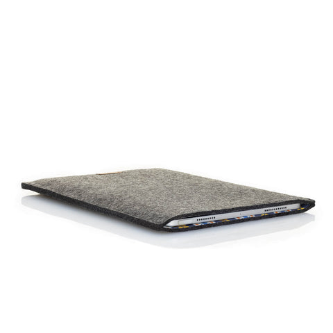 Coque pour Galaxy Tab S9 FE | en feutre et coton biologique | anthracite - floraison | Modèle "LAISSER"