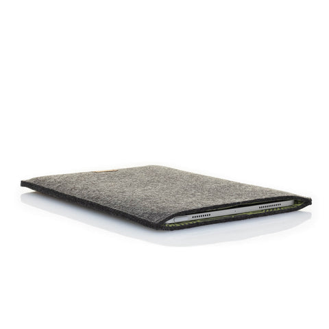 Étui pour iPad Mini - 5e génération | en feutre et coton biologique | anthracite - rayures | Modèle "LAISSER"