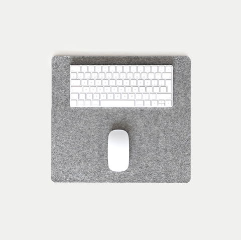 Tapis de bureau en feutre et liège | 38x34,5cm | gris clair
