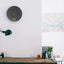 Horloge murale en feutre et liège 30 cm | anthracite - or | Conception : Aarhus